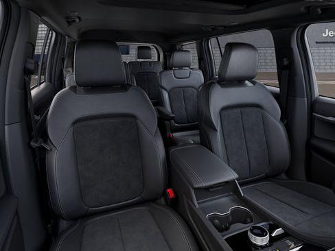 New 2026 Jeep Grand Cherokee L 4WD image 16
