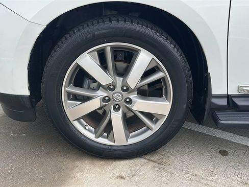 Used 2014 Nissan Pathfinder Platinum w/ Platinum Premium Package FWD image 8