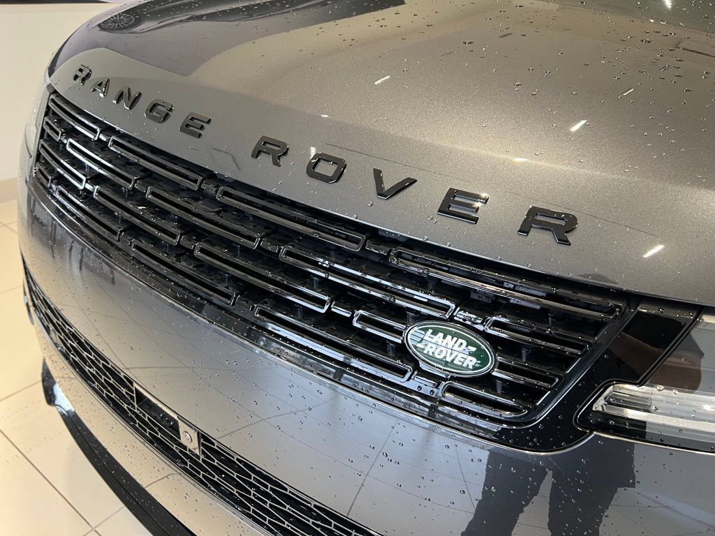 New 2025 Land Rover Range Rover Sport Dynamic SE AWD/4WD image 5