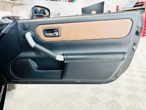 Used 2002 Toyota MR2 image 38