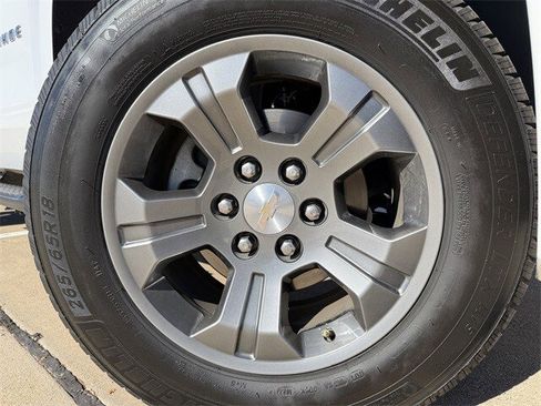 Used 2018 Chevrolet Tahoe LT image 11