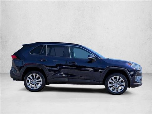 Used 2019 Toyota RAV4 XLE Premium FWD image 4