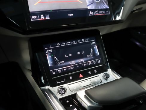 Certified 2024 Audi Q8 e-tron Prestige w/ Prestige Package AWD/4WD image 21