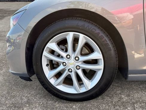 Used 2018 Chevrolet Malibu LT FWD image 14