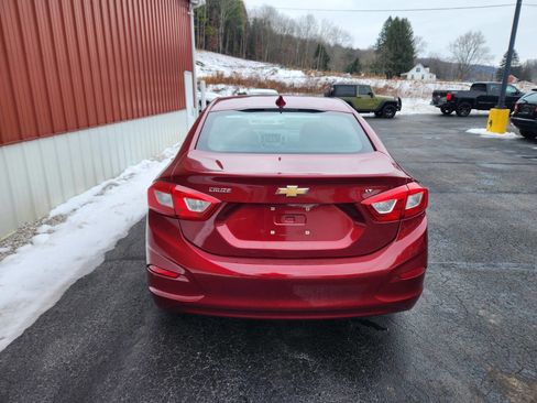Used 2017 Chevrolet Cruze LT w/ Sun And Sound Package image 5