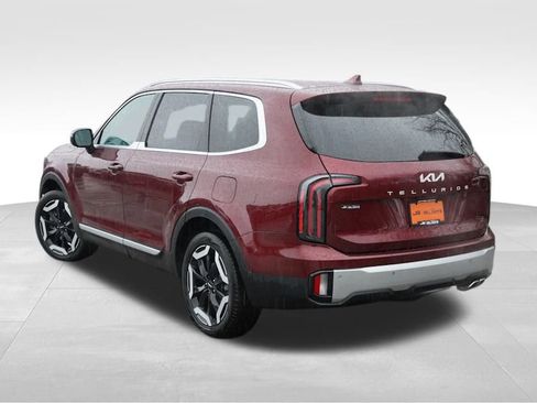 Certified 2024 Kia Telluride EX image 7