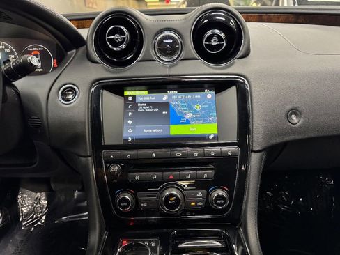 Used 2016 Jaguar XJ R-Sport image 25