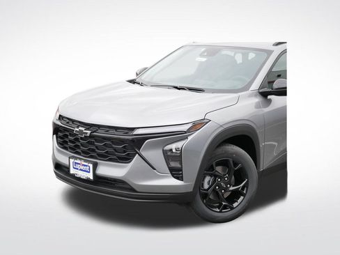 New 2026 Chevrolet Trax LT w/ Driver Confidence Package FWD image 27