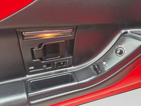 Used 1996 Chevrolet Corvette Convertible RWD image 8