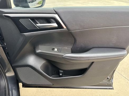 Used 2024 Mitsubishi Outlander SE AWD/4WD image 13