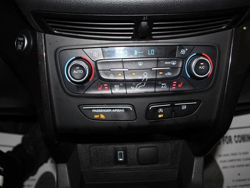 Used 2017 Ford Escape Titanium AWD/4WD image 21