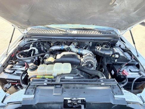 Used 2001 Ford F550 2WD Regular Cab Super Duty image 21