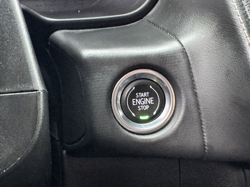 Certified 2023 Chevrolet Suburban Premier image 32