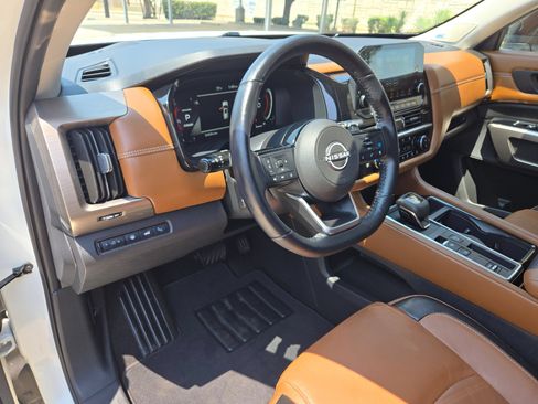 Used 2023 Nissan Pathfinder Platinum w/ Cargo Package FWD image 10