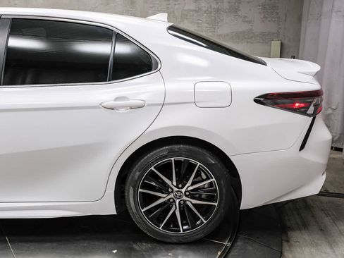 Used 2023 Toyota Camry SE w/ Convenience Package FWD image 15