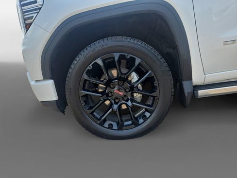 Used 2023 GMC Sierra 1500 Denali w/ Denali Carbonpro Edition AWD/4WD image 16