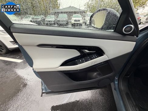 Used 2024 Land Rover Range Rover Evoque S image 17