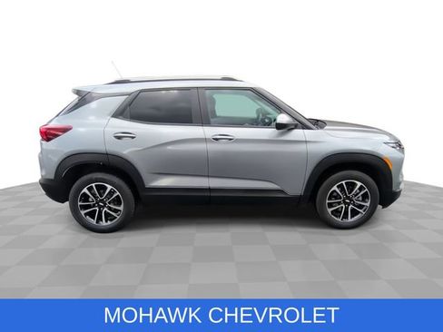 Used 2026 Chevrolet TrailBlazer LT AWD/4WD image 10