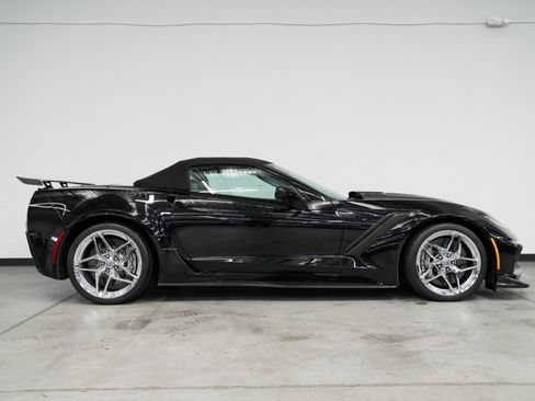 Used 2019 Chevrolet Corvette ZR1 RWD image 16