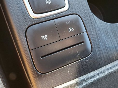 Used 2022 Ford Escape SE w/ SE Sport Appearance Package image 26