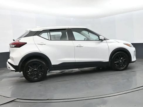 Used 2024 Nissan Kicks SV FWD image 4