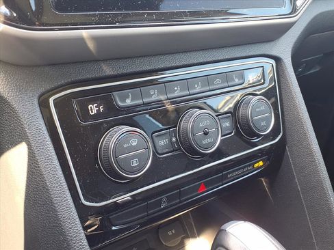 Used 2022 Volkswagen Atlas SE image 11