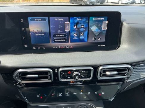 New 2026 Nissan Sentra SV w/ SV Convenience Package FWD image 23
