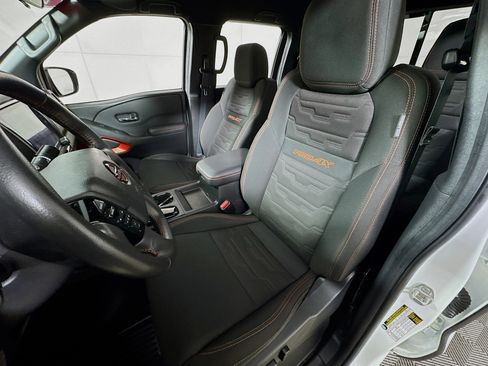 Used 2024 Nissan Frontier PRO-4X w/ Technology Package image 12