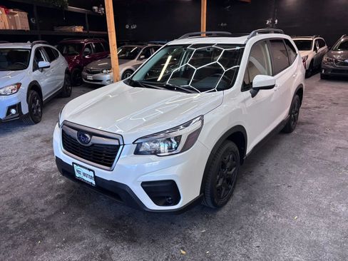 Used 2019 Subaru Forester Premium AWD/4WD image 3