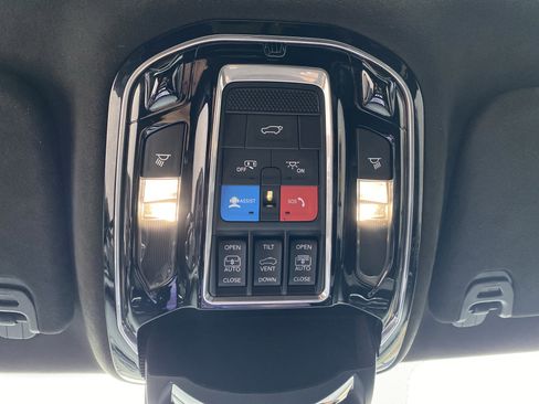 Used 2022 Jeep Grand Wagoneer Series II image 59