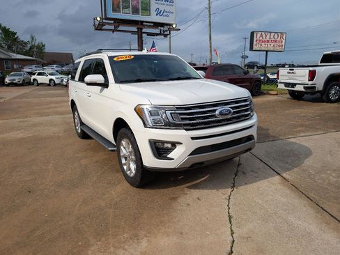 Used 2020 Ford Expedition XLT w/ Equipment Group 202A image 3