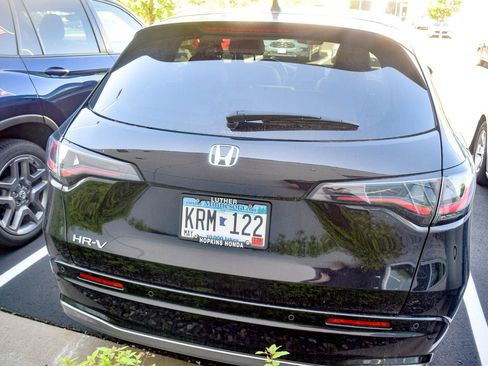 Used 2023 Honda HR-V EX-L image 6