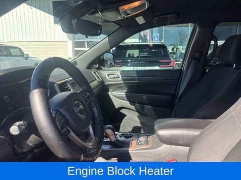 Used 2017 Jeep Grand Cherokee Laredo w/ Quick Order Package 23E AWD/4WD image 11