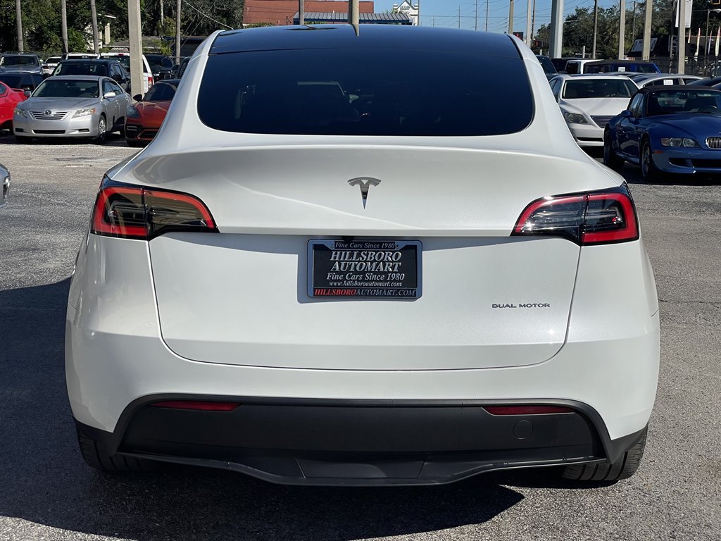 Used 2024 Tesla Model Y Long Range AWD/4WD image 8