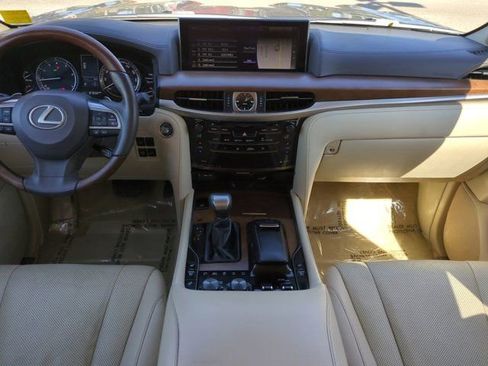 Used 2019 Lexus LX 570 4WD image 14