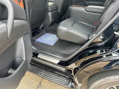 Used 2018 INFINITI QX80 2WD w/ Driver Assistance Package image 17