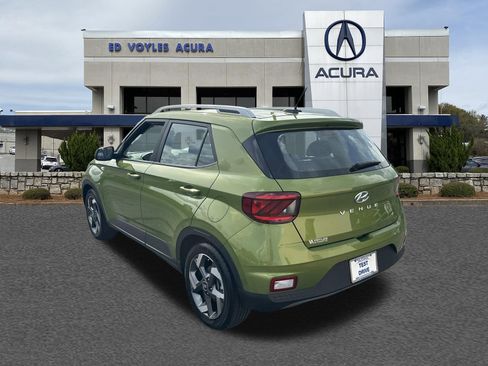 Used 2023 Hyundai Venue SEL w/ Cargo Package FWD image 7