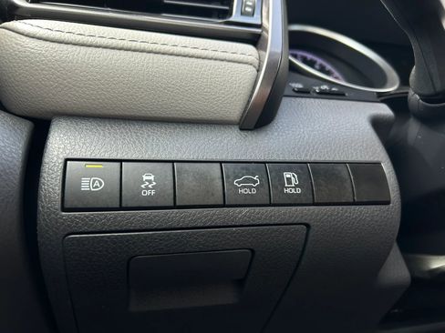 Used 2021 Toyota Camry LE FWD image 12