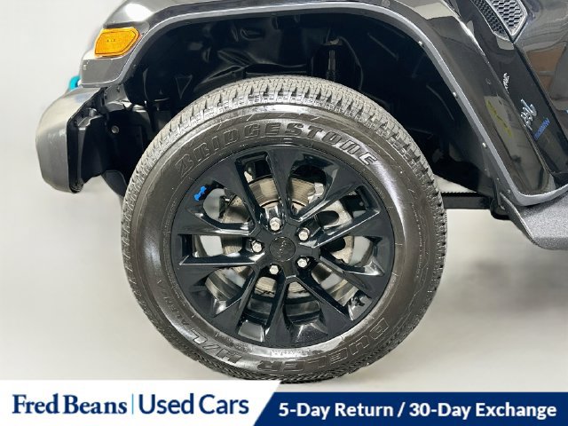 Used 2023 Jeep Wrangler Unlimited Sahara w/ Cold Weather Group AWD/4WD image 38