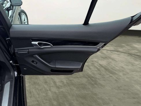 Used 2016 Porsche Panamera 4 Edition image 48