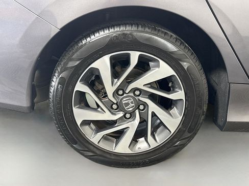 Used 2018 Honda Civic EX image 33