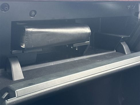 Used 2017 Toyota Tundra Limited image 33