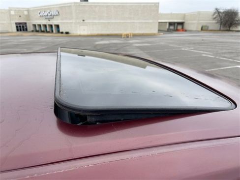 Used 2013 Toyota Avalon Limited image 18