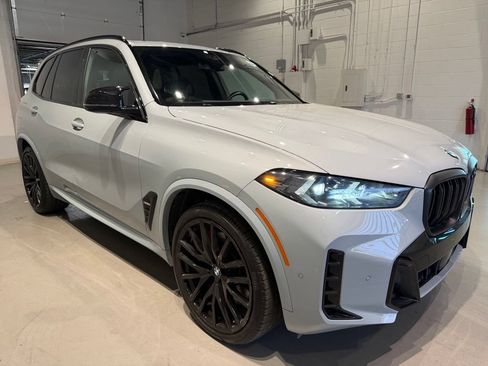 Used 2024 BMW X5 M60i AWD/4WD image 3