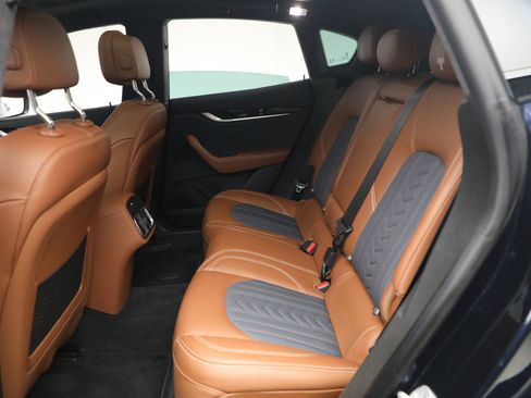 Certified 2023 Maserati Levante GT image 18