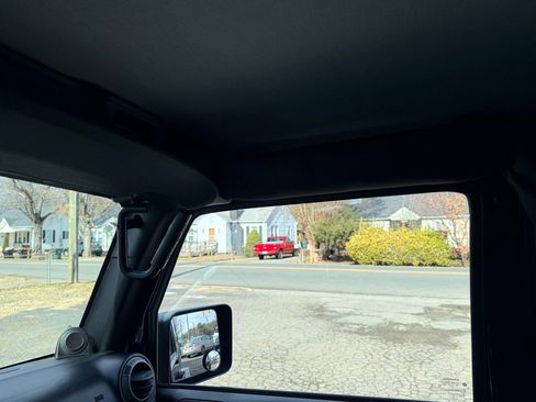 Used 2012 Jeep Wrangler Sport image 17