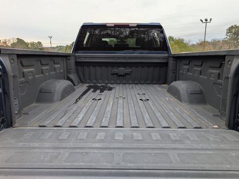 Used 2021 Chevrolet Silverado 2500 Custom w/ Custom Value Package image 18