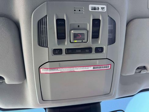 Used 2023 Toyota Highlander XLE image 32