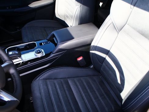 New 2026 Mitsubishi Outlander Trail Edition image 4