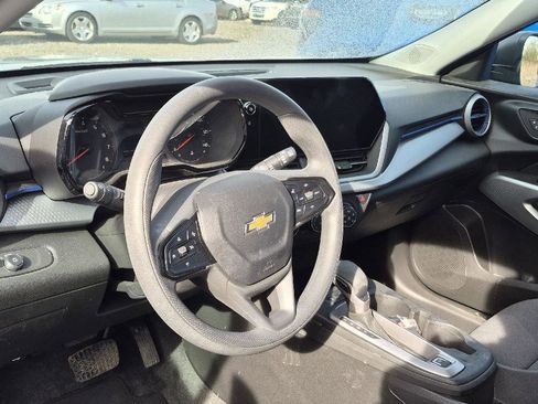 Used 2024 Chevrolet Trax LS w/ Driver Confidence Package FWD image 8